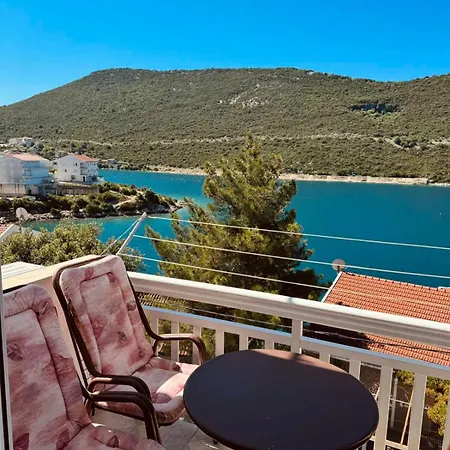 Sea Apartment *